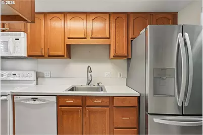 15100 SW Crown Dr #3, King City, OR 97224 - Photo 5