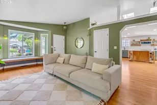 1634 SW Spring Garden St, Portland, OR 97219 - Photo 3