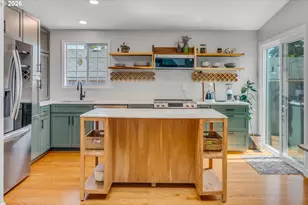 1634 SW Spring Garden St, Portland, OR 97219 - Photo 11