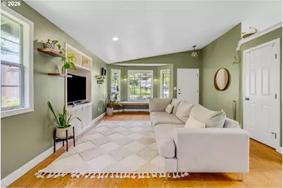 1634 SW Spring Garden St, Portland, OR 97219 - Photo 5