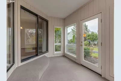 2328 NE 156th Pl, Portland, OR 97230 - Photo 11