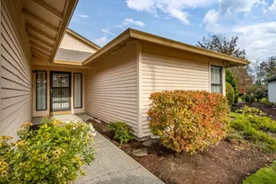 2328 NE 156th Pl, Portland, OR 97230 - Photo 3