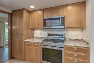 2328 NE 156th Pl, Portland, OR 97230 - Photo 17