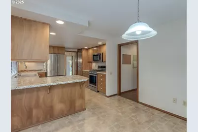 2328 NE 156th Pl, Portland, OR 97230 - Photo 21