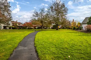 2328 NE 156th Pl, Portland, OR 97230 - Photo 37