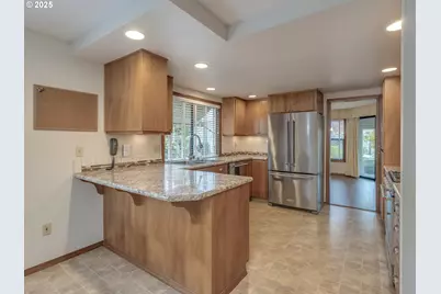 2328 NE 156th Pl, Portland, OR 97230 - Photo 15