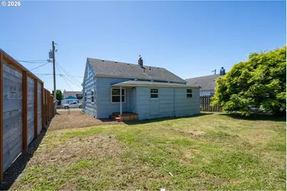210 Acacia Ave, Garibaldi, OR 97118 - Photo 33