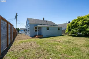 210 Acacia Ave, Garibaldi, OR 97118 - Photo 33