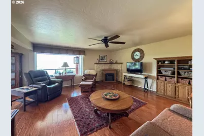 17744 N Highway 101 #B101, Brookings, OR 97415 - Photo 11