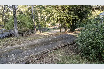 Sylvan St, Eugene, OR 97403 - Photo 15