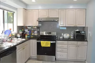 14448 NE Shaver St, Portland, OR 97230 - Photo 9
