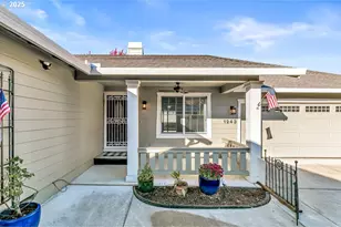 1243 Shafer Ln, Medford, OR 97501 - Photo 3