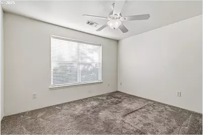 1243 Shafer Ln, Medford, OR 97501 - Photo 9