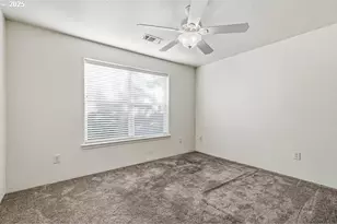 1243 Shafer Ln, Medford, OR 97501 - Photo 9