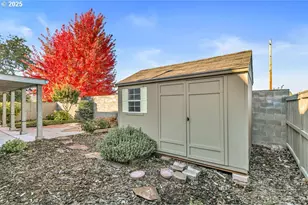 1243 Shafer Ln, Medford, OR 97501 - Photo 25