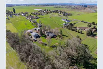 35897 Bryant Dr, Albany, OR 97321 - Photo 3