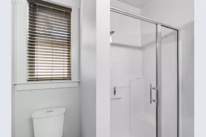 1018 SW Halsey St, Troutdale, OR 97060 - Photo 23