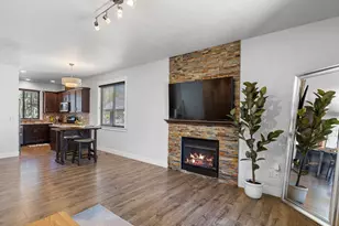 1018 SW Halsey St, Troutdale, OR 97060 - Photo 13