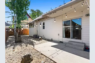 1018 SW Halsey St, Troutdale, OR 97060 - Photo 43