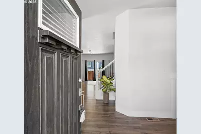 1018 SW Halsey St, Troutdale, OR 97060 - Photo 3