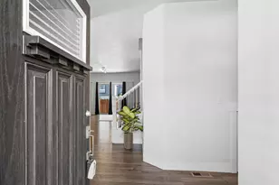 1018 SW Halsey St, Troutdale, OR 97060 - Photo 3