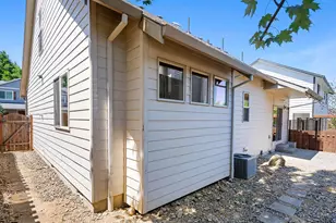 1018 SW Halsey St, Troutdale, OR 97060 - Photo 41
