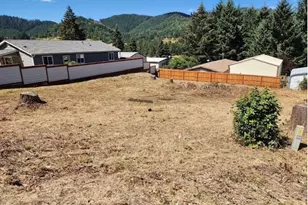 1035 Whipple Ct, Yoncalla, OR 97499 - Photo 1