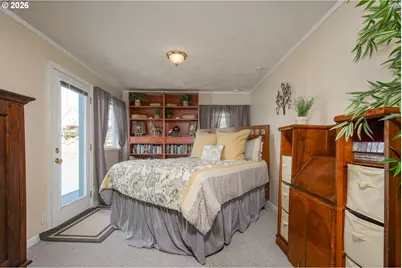 584 N Tomahawk Island Dr, Portland, OR 97217 - Photo 19