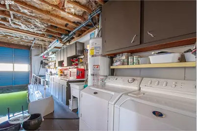 584 N Tomahawk Island Dr, Portland, OR 97217 - Photo 21