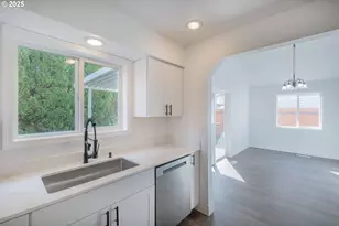 4860 Happy Dr NE, Salem, OR 97305 - Photo 15