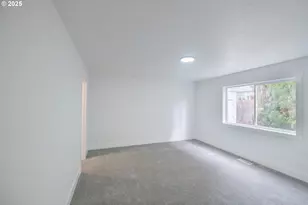 4860 Happy Dr NE, Salem, OR 97305 - Photo 17