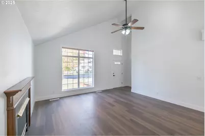 4860 Happy Dr NE, Salem, OR 97305 - Photo 9