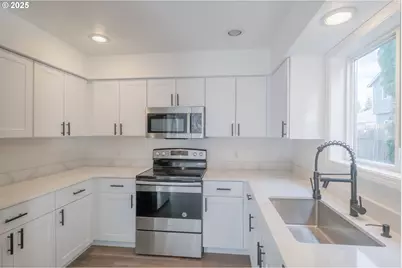 4860 Happy Dr NE, Salem, OR 97305 - Photo 13