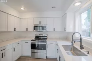 4860 Happy Dr NE, Salem, OR 97305 - Photo 13