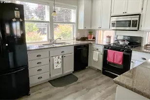 2904 Wolf Meadows Ln, Eugene, OR 97408 - Photo 7