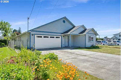 2207 8th St, Tillamook, OR 97141 - Photo 3