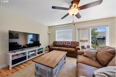 2207 8th St, Tillamook, OR 97141 - Photo 5