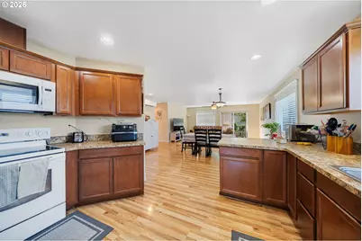 2207 8th St, Tillamook, OR 97141 - Photo 9