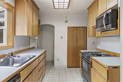 6126 NE 36th Ave, Portland, OR 97211 - Photo 9