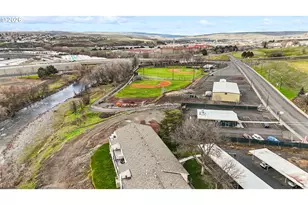 1900 NW Carden Ave, Pendleton, OR 97801 - Photo 27