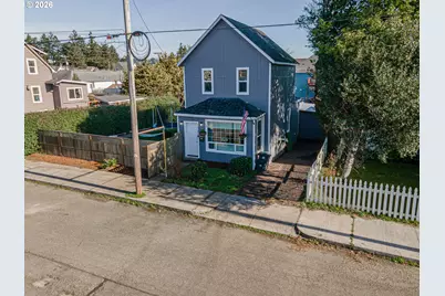 1541 Union, North Bend, OR 97459 - Photo 1