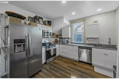 1541 Union, North Bend, OR 97459 - Photo 5