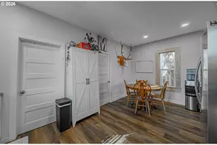 1541 Union Ave, North Bend, OR 97459 - Photo 9