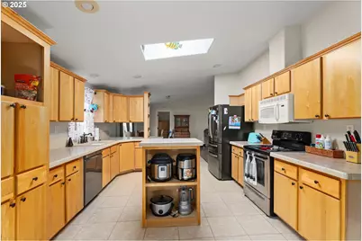 5120 NW Broad St, Roseburg, OR 97471 - Photo 13