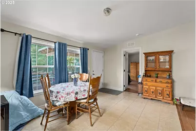 5120 NW Broad St, Roseburg, OR 97471 - Photo 9