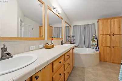 5120 NW Broad St, Roseburg, OR 97471 - Photo 19