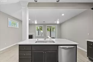 1911 NW Sage St, Camas, WA 98607 - Photo 7