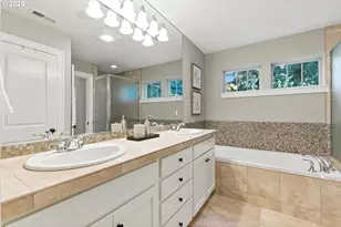 5057 W Sunset Dr, Lake Oswego, OR 97035 - Photo 17