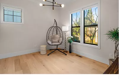 9364 SW Morrison St, Portland, OR 97225 - Photo 21