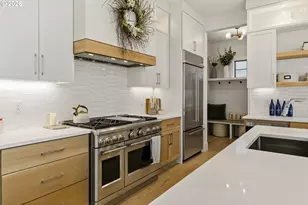 9364 SW Morrison St, Portland, OR 97225 - Photo 11